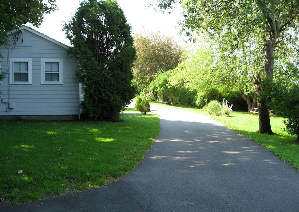 Sea Whale Cottages Middletown Exterior foto